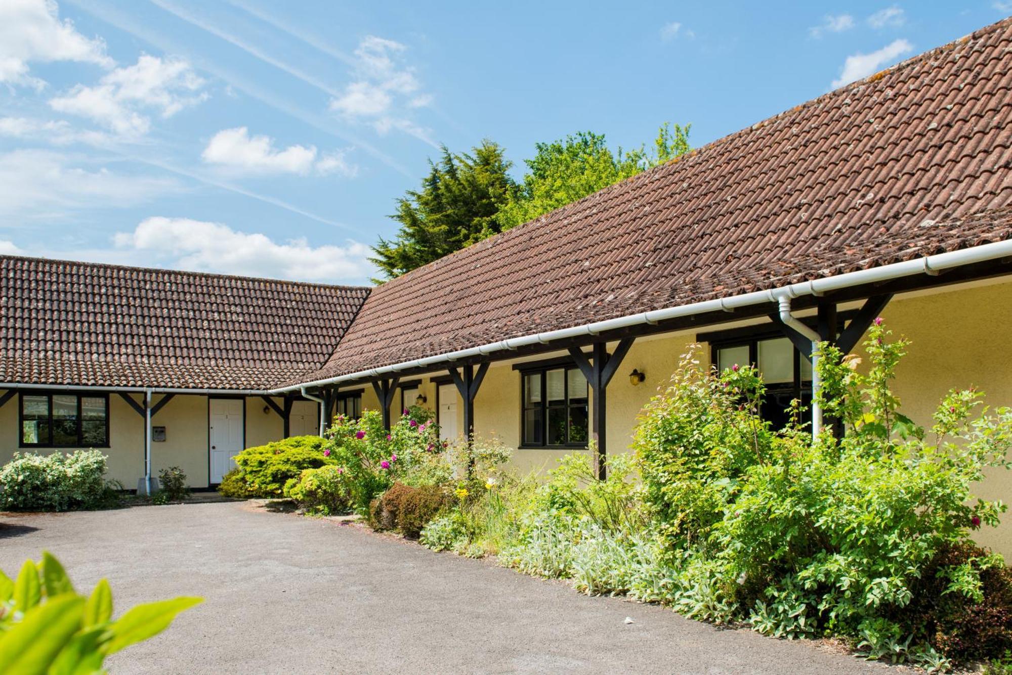 Cricklade House Hotel, Sure Hotel Collection By Best Western Екстериор снимка